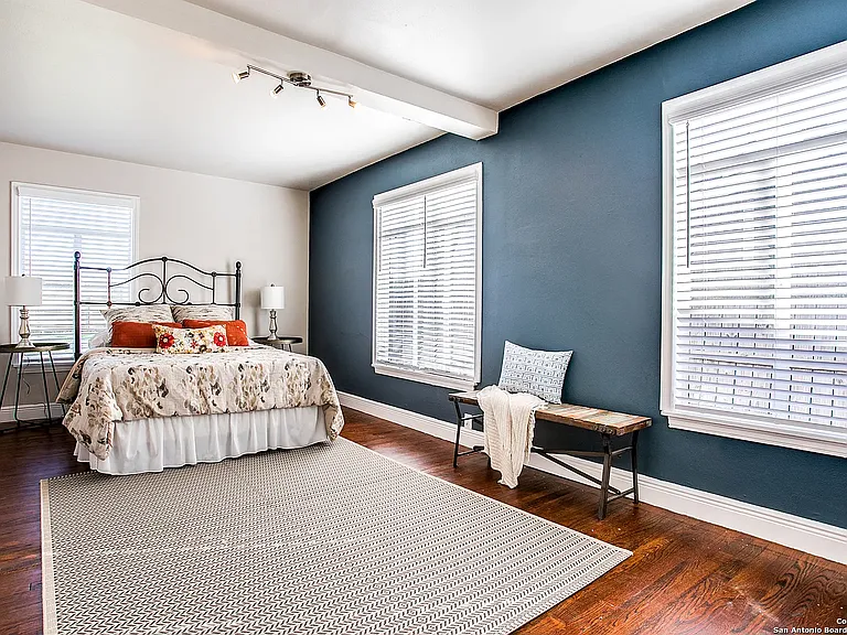 349 Laurelwood Dr — Photo 10