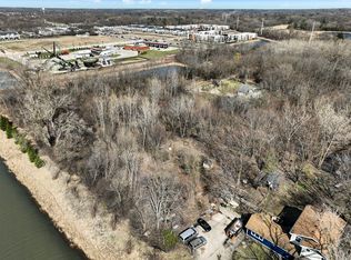 4S069 Barclay Ave #1, Naperville, IL 60563