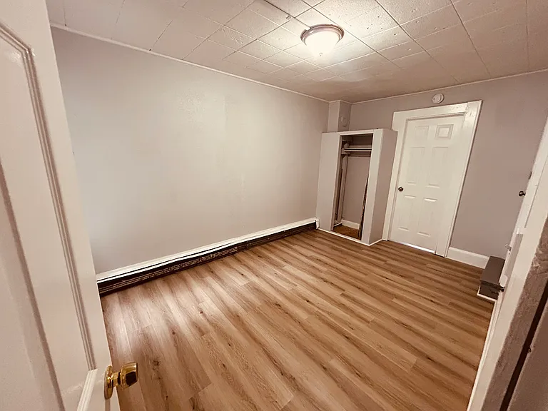214 N Hall St — Photo 6