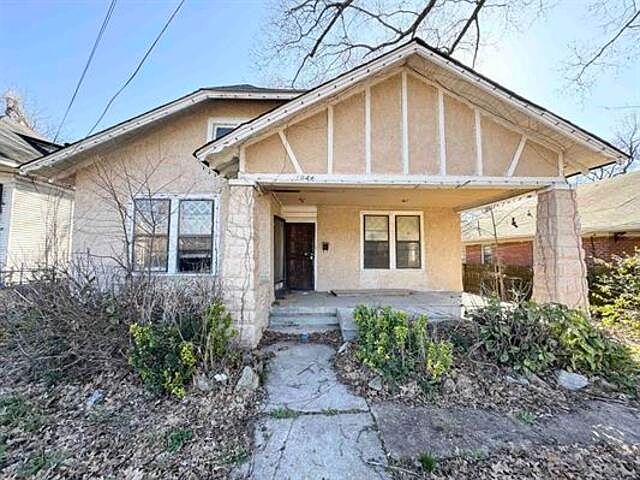 1st image of 1044 Roland St