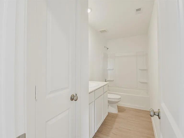 18546 Cepagatti Dr — Photo 33