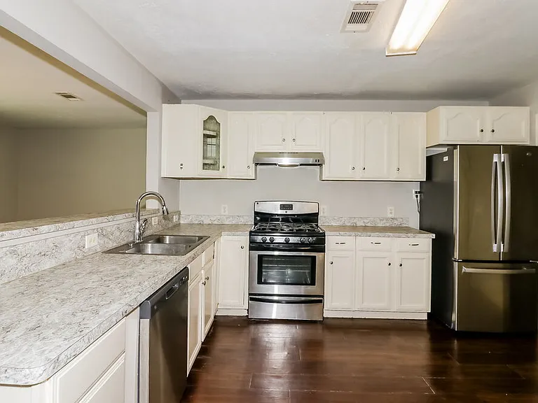 11611 Duane St — Photo 8