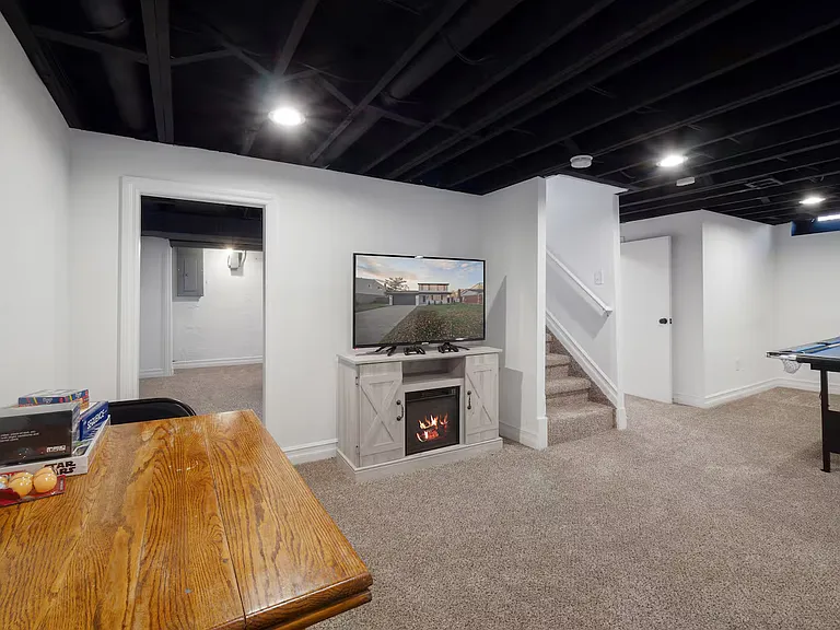 11179 Mandale Dr — Photo 23