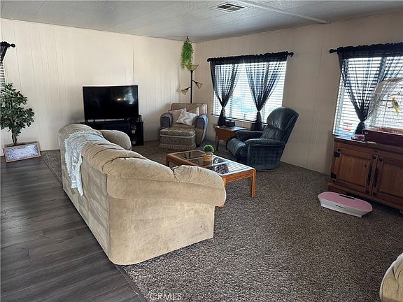 3rd image of 601 N Kirby St