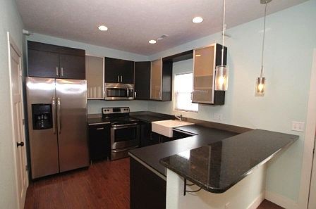 4th image of 614 S 18th St APT 3