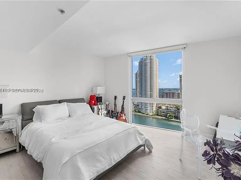 335 Biscayne #2309 — Photo 22
