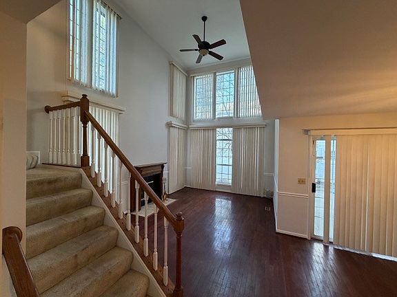 5th image of 428 Country Lane Ct