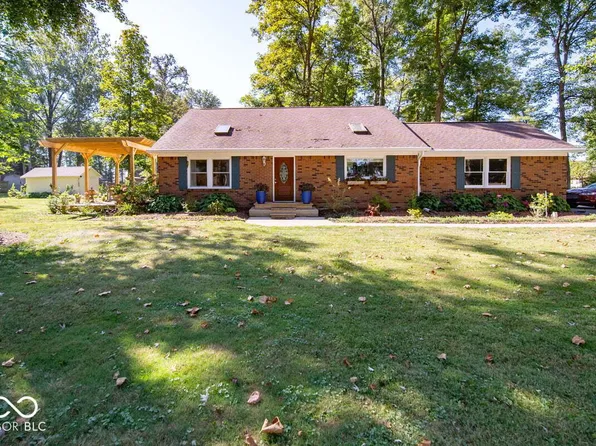 71 W Kingbird Dr, Fortville, IN 46040