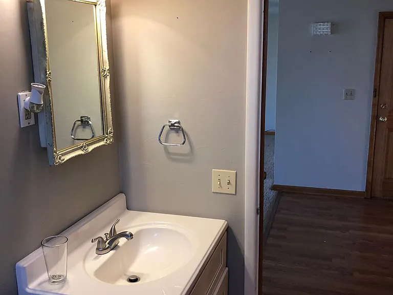 879 Genesee Ave NE #2 — Photo 4