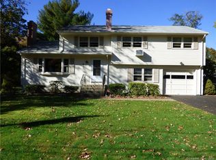 5 Still Ln, West Hartford, CT 06117