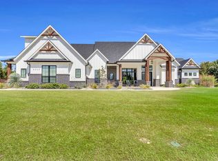 6040 Sierra Dr, Midlothian, TX 76065