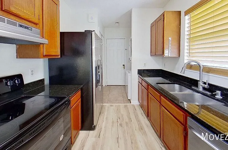 509 Rosecrest Dr — Photo 29