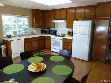 Light Bright Kitchen, Laminated Flooring