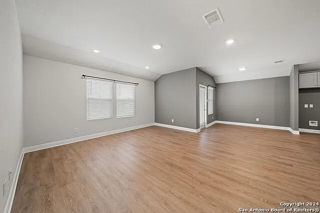 1080 Amble Oak — Photo 11