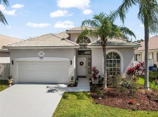 6841 NW 34th St, Margate, FL 33063