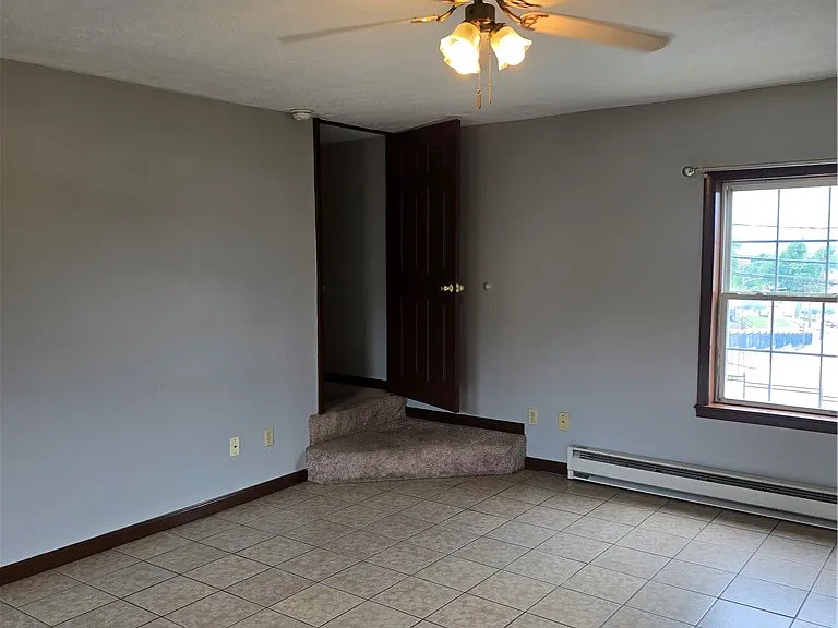 196 W Madison St #4 — Photo 7