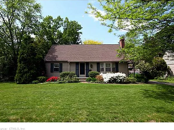 17 Harvey Rd, Windsor, CT 06095