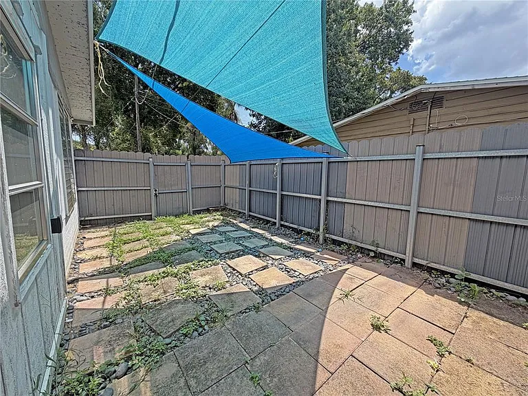 126 Palm Dr — Photo 31