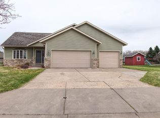 909 Bluff View Cir W, Chippewa Falls, WI 54729