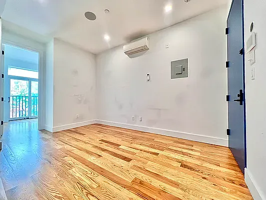 Rented by ERNY LLC | media 7