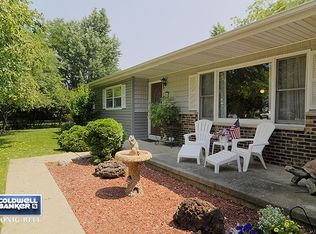 49 Royce Dr, Oswego, IL 60543