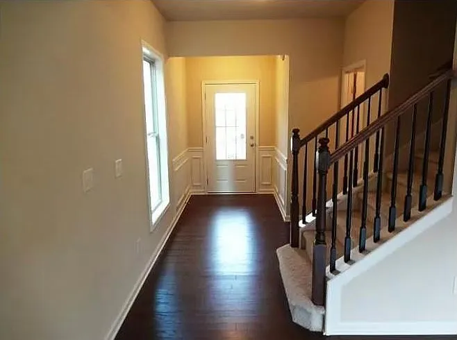 1906 Charcoal Ives Rd — Photo 2