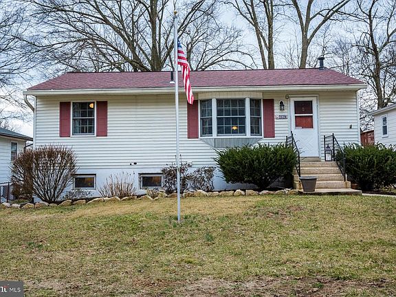 3rd image of 4803 Quimby Ave