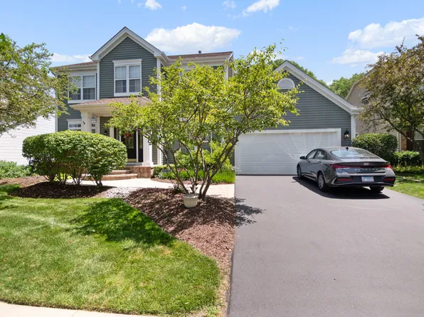 597 Cliffwood Ln, Gurnee, IL 60031