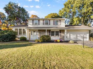 281 Ledgewood Dr, Rochester, NY 14615