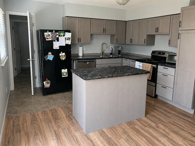 956 Mayfield Dr — Photo 7