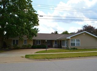 911 White St, Canton, MO 63435