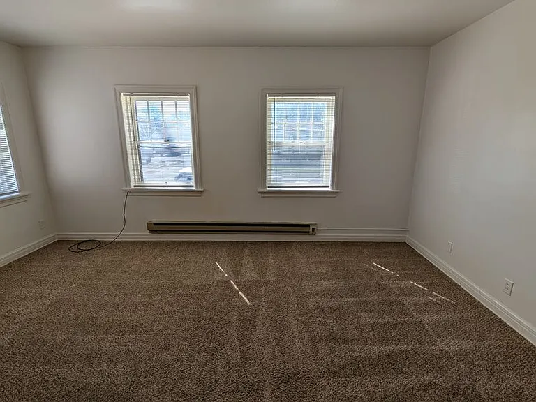 446 W Whitman St — Photo 4