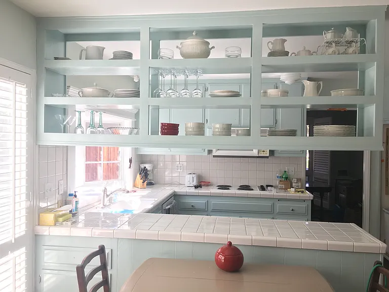 Kitchen Photo with the old cooktop--new one all ready to go!