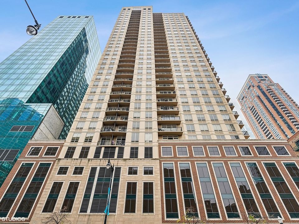1st image of 1111 S Wabash Ave APT 2109