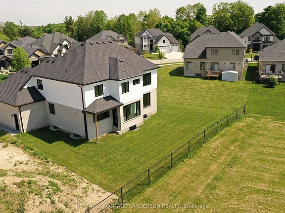 5th image of 243 Songbird Ln