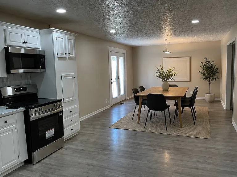 2000 Fairview Blvd — Photo 4