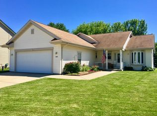 10417 White Manor Ct, Franksville, WI 53126