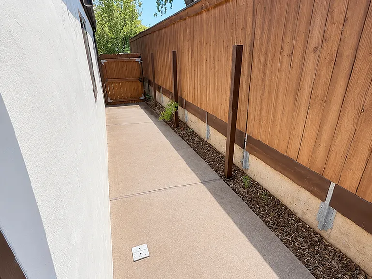 2245 Ceanothus Ave — Photo 16