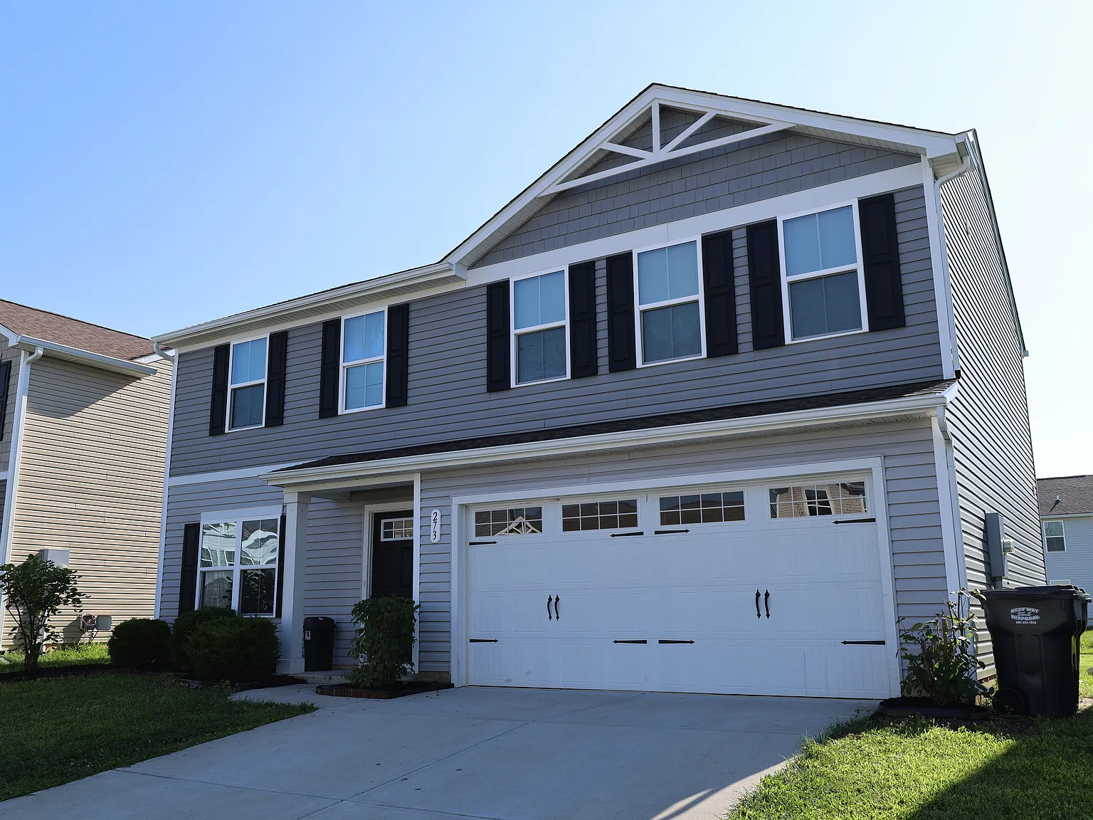 4 bed, 2.5 bath, 1900 sqft, $2,300 — Photo 3