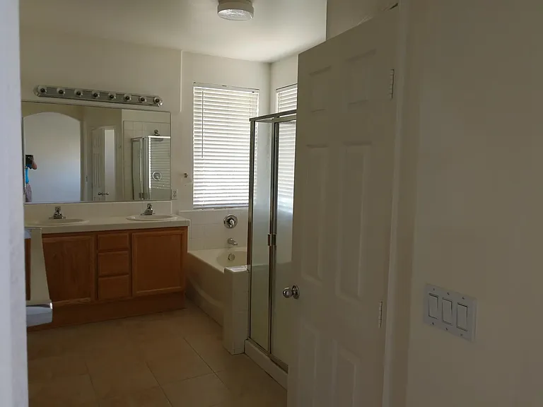 2447 Veneto Ln — Photo 14