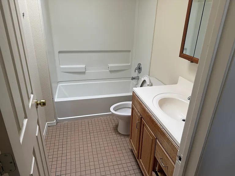 424 Tennessee St NE #C — Photo 7