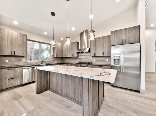 871 Glorene Ave, South Lake Tahoe, CA 96150