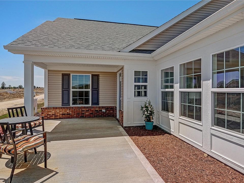 1st image of 1002 Forest Oaks Dr