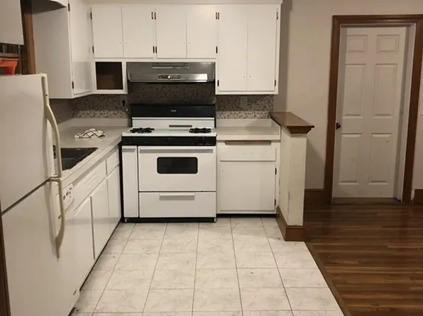 40 Alfred St #1, Medford, MA 02155