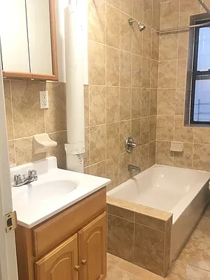 Rented by Uptown Flats LLC | media 7