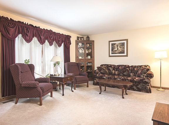 5th image of 168 Scully Dr