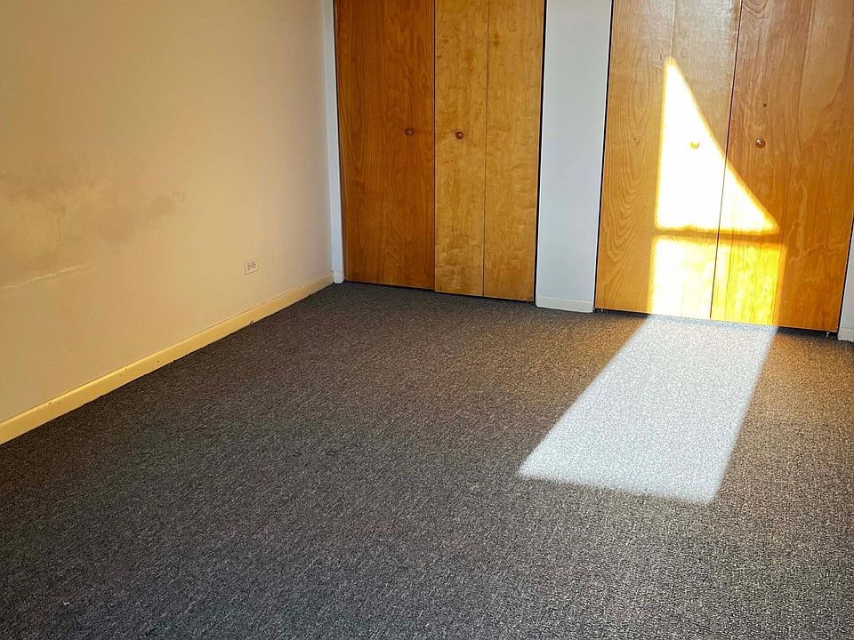 Extra Large Bedrooms with plenty of afternoon sun