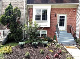 7 Narrowleaf Ct, Gaithersburg, MD 20878