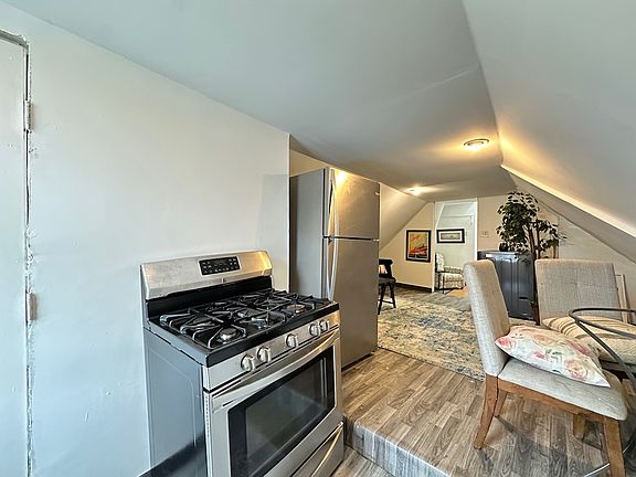 4th image of 1822 N Kedvale Ave #3