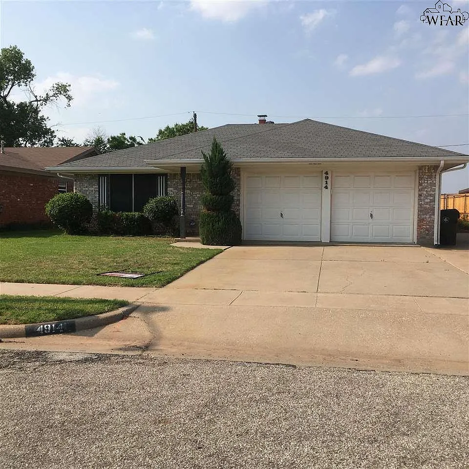 3 bed, 2.0 bath, 1467 sqft, $1,950 — Photo 1